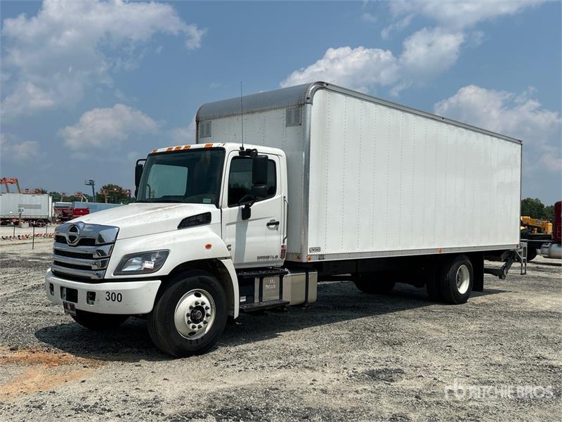 Camion fourgon Hino L6 — occasion 2026