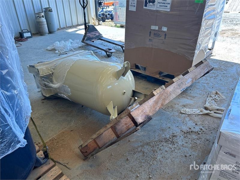 Compresseur Ingersoll Rand 24.3 cfm 80 gal Air Compressor (Unused) — occasion