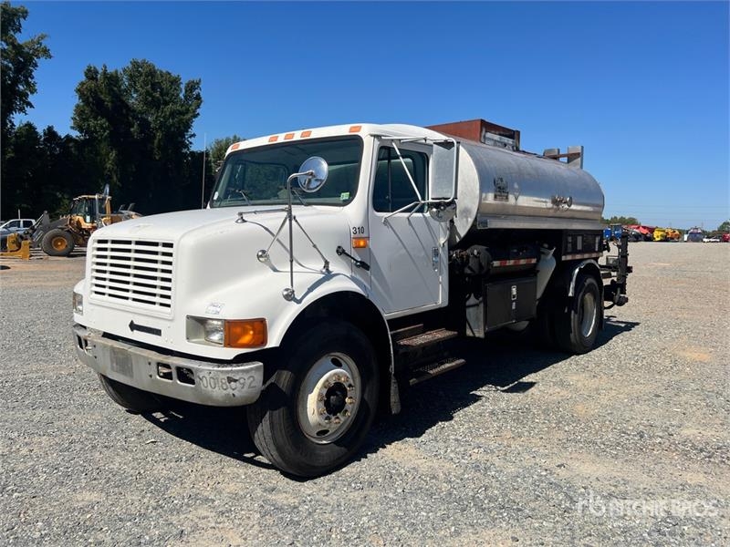 Camion citerne International 4900 — occasion 1998