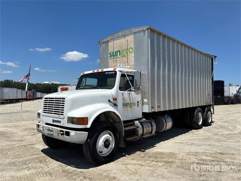 International 4900