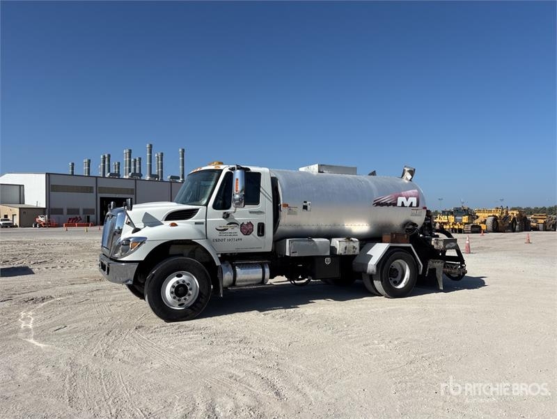 International 7300