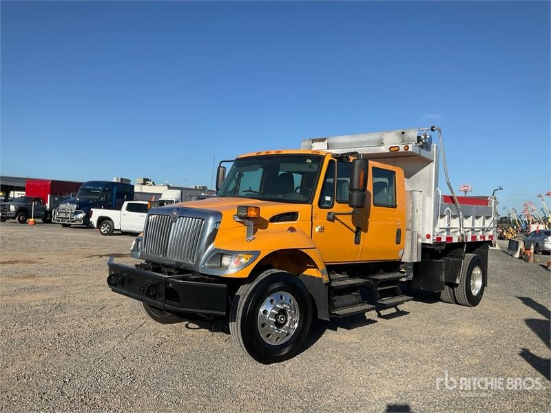 Camion benne International 7400 SFA — occasion 2007