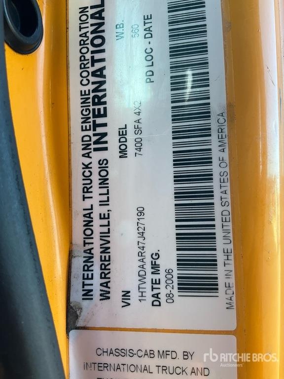International 7400 SFA