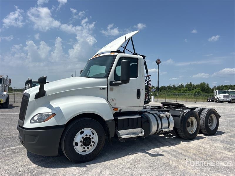 Tracteur routier International LT625 — occasion 2021