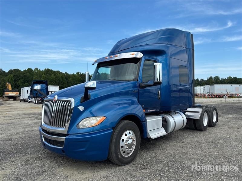 Tracteur routier International LT625 — occasion 2020