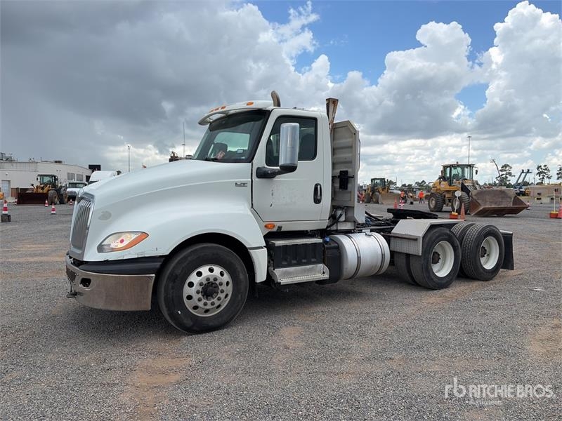 International LT625