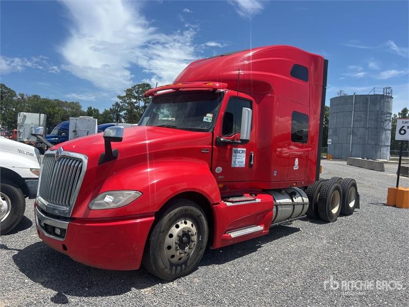International LT625