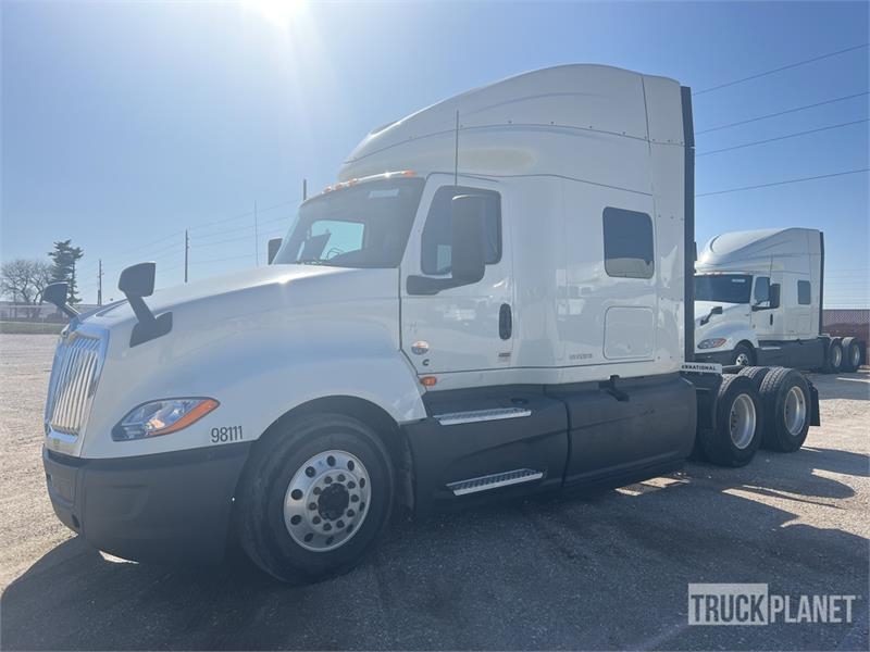International LT625