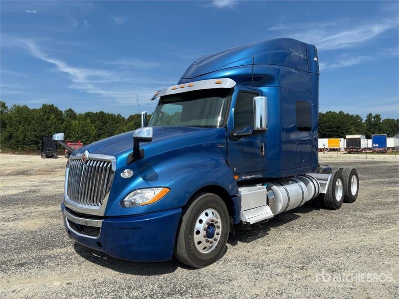 Tracteur routier International LT625 — occasion 2019
