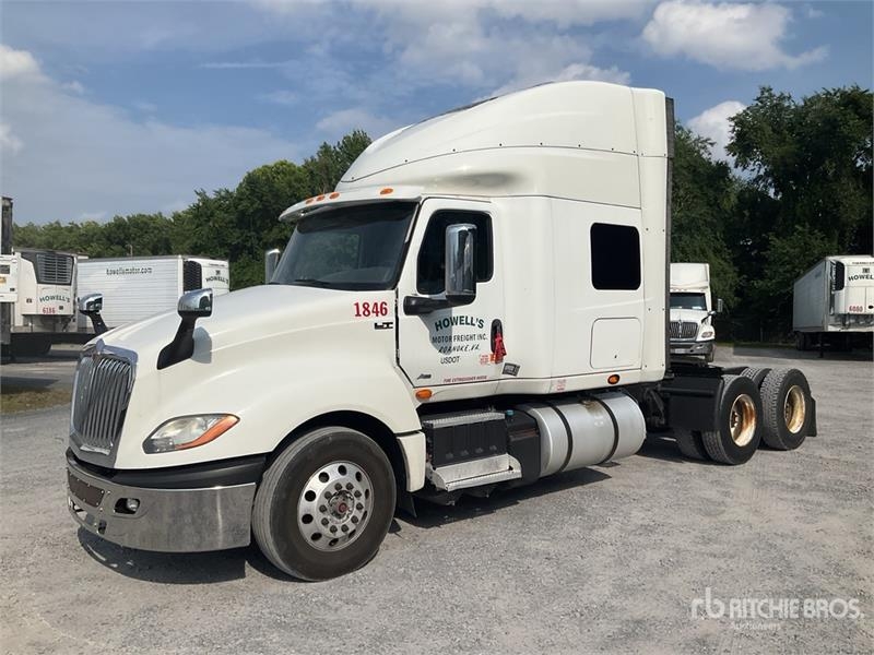 International LT625