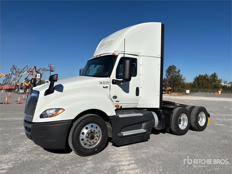 Tracteur routier International LT625 6x4 T/A Day Cab — occasion 2021