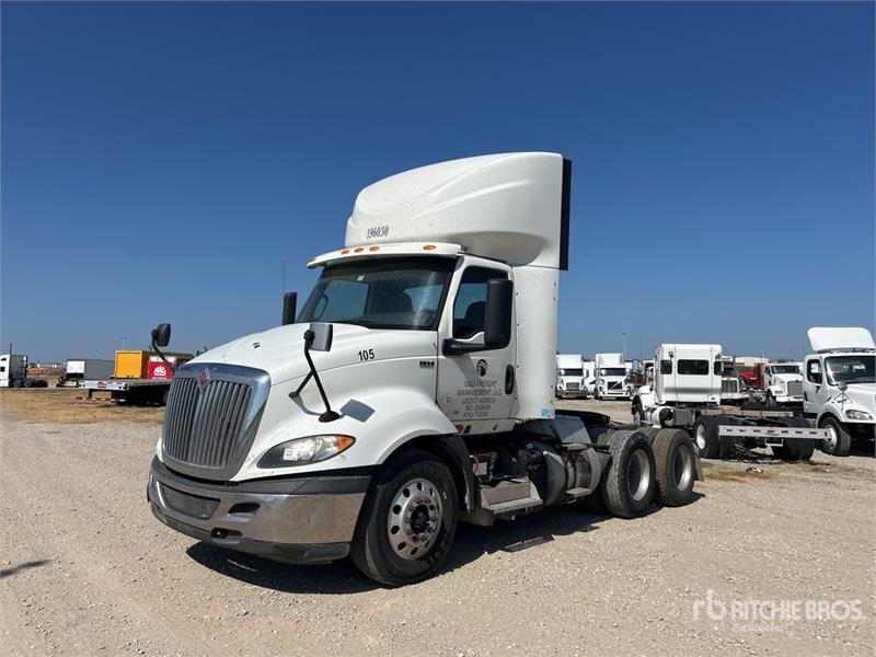 Tracteur routier International RH613 6x4 T/A Day Cab — occasion 2019