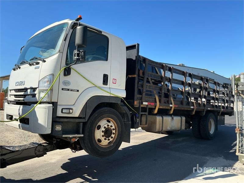 Camion plateau Isuzu FTR — occasion 2018