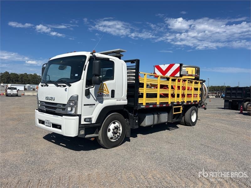Camion municipal Isuzu FTR 4x2 Attenuator — occasion 2023