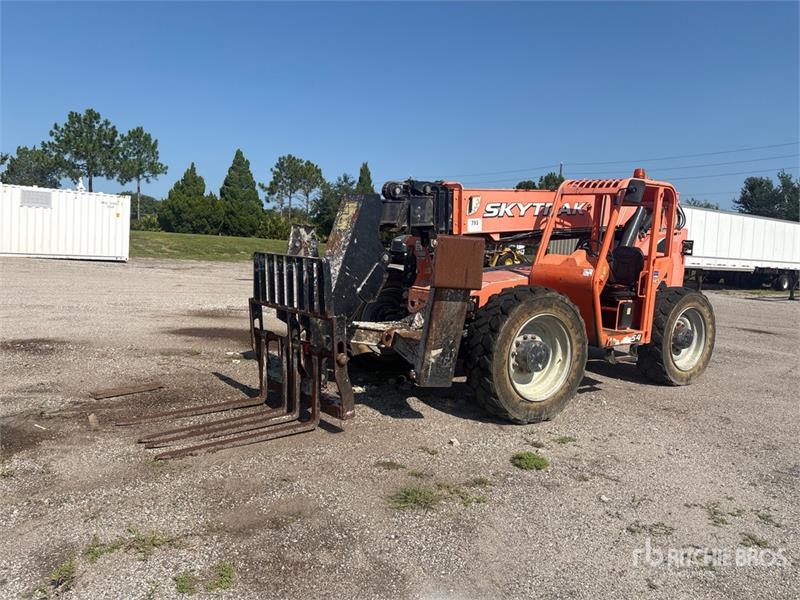 JLG 10054