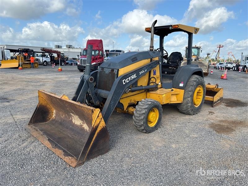 John Deere 210L
