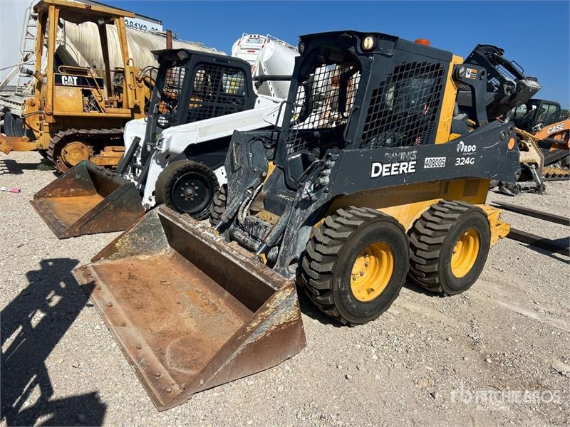 John Deere 324G