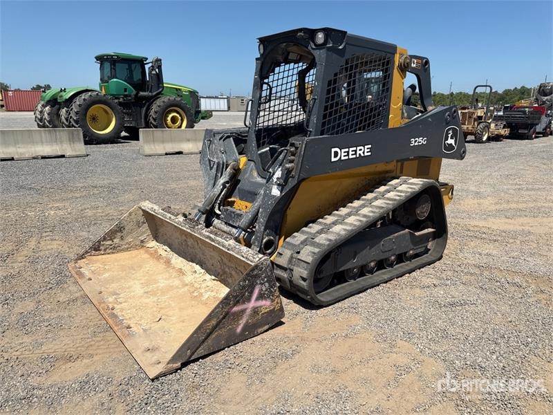 John Deere 325G