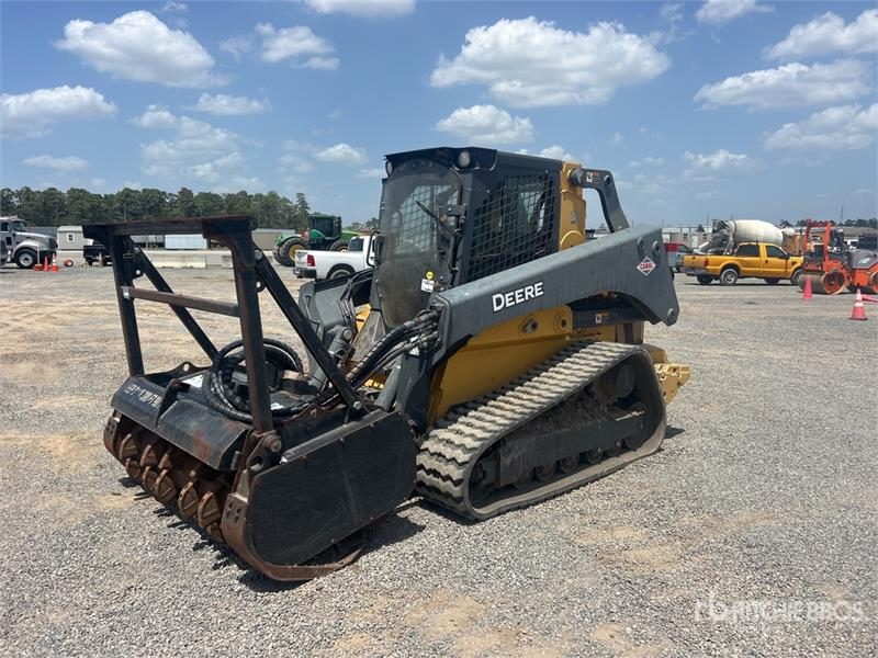 John Deere 331G