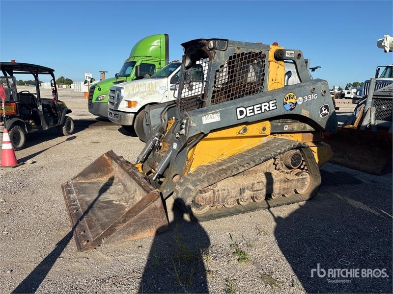 Chargeuse compacte John Deere 331G — occasion 2017
