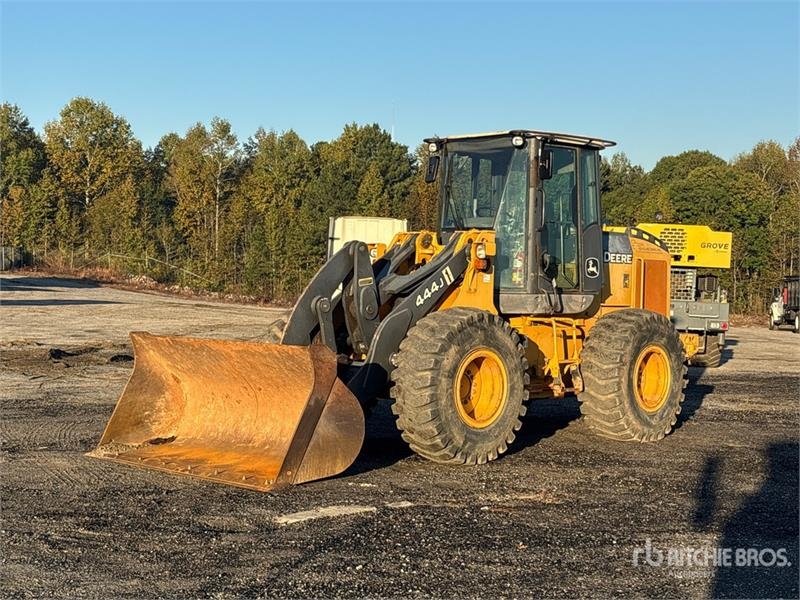 Chargeuse sur pneus John Deere 444J — occasion 2005, 7 624 h