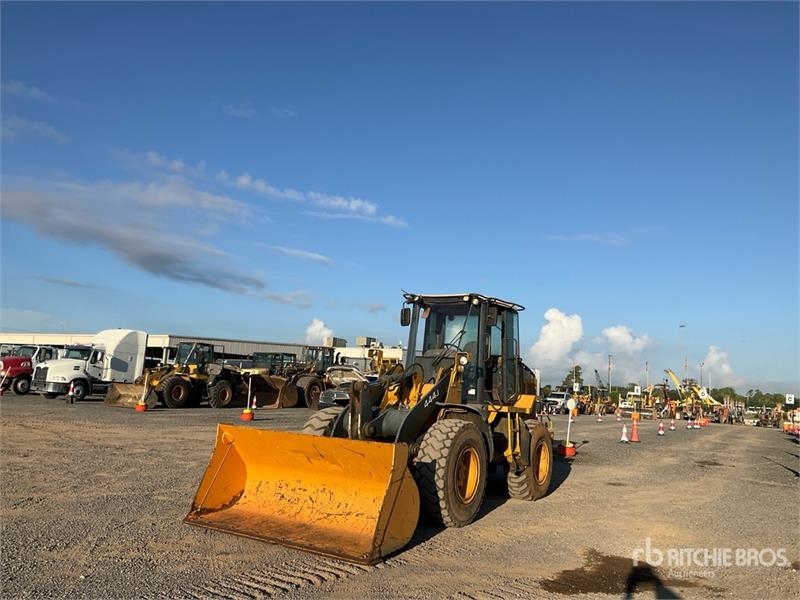 John Deere 444J