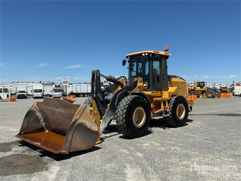 John Deere 544 P-Tier