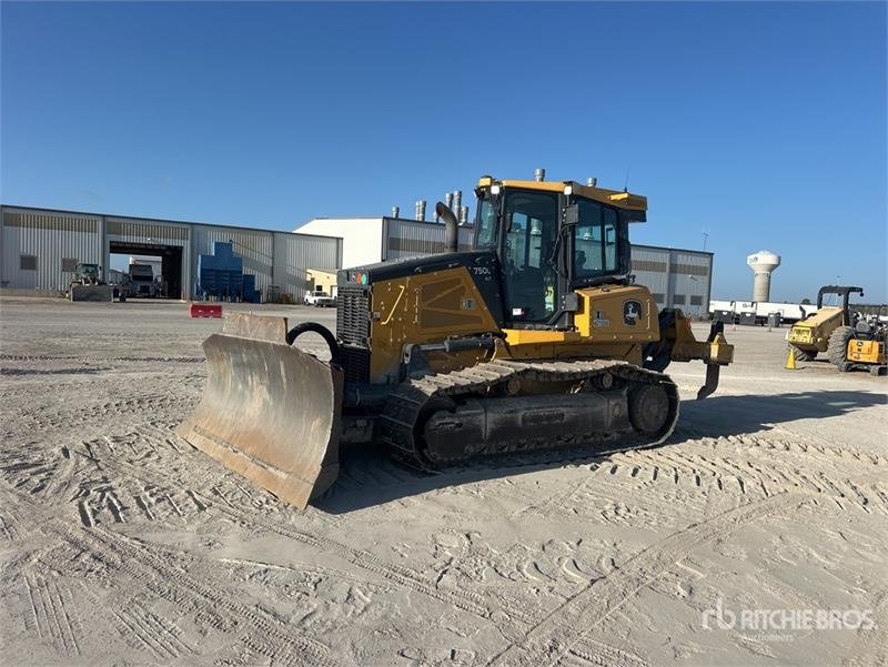 John Deere 750L XLT