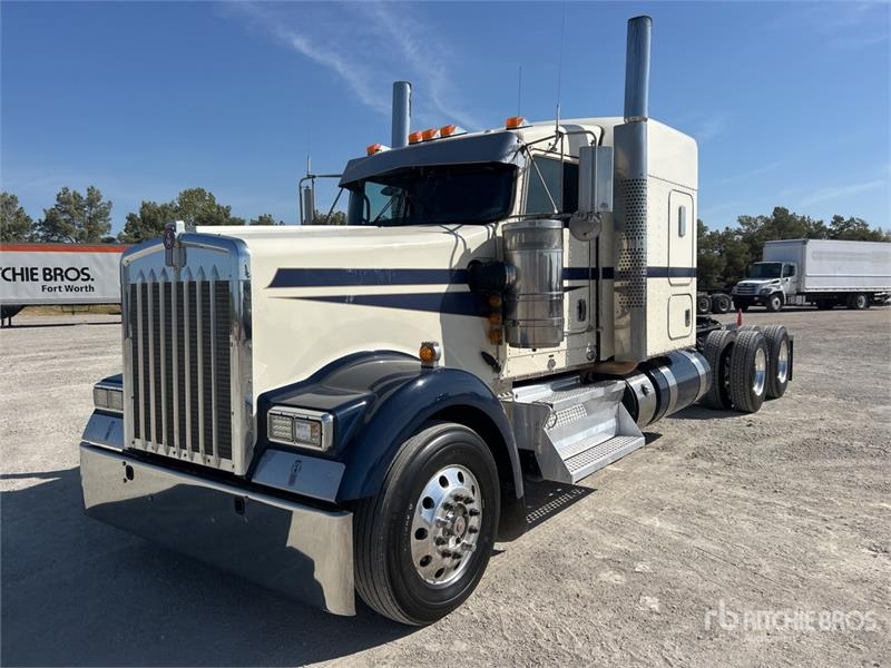 Kenworth W900