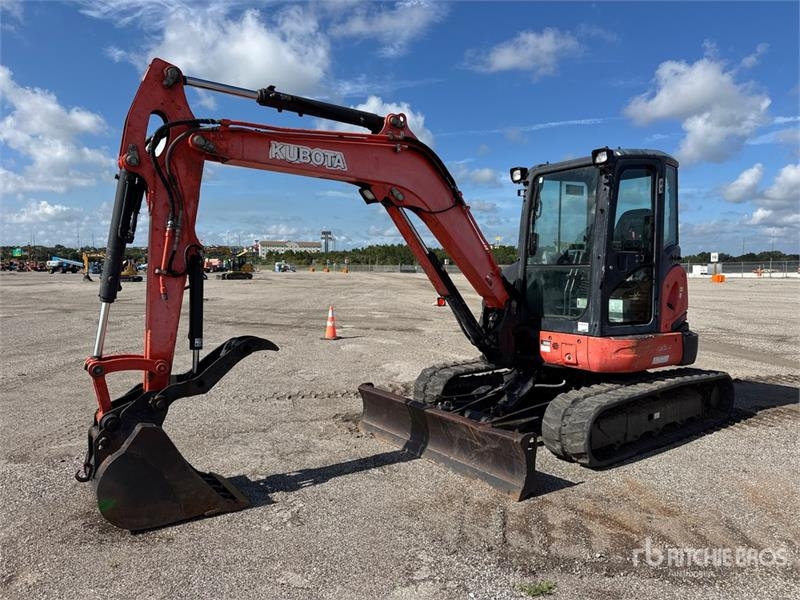 Kubota U55-4R3AP