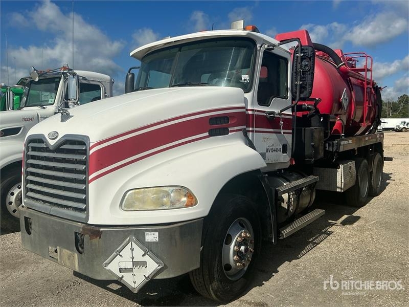 Mack CX613