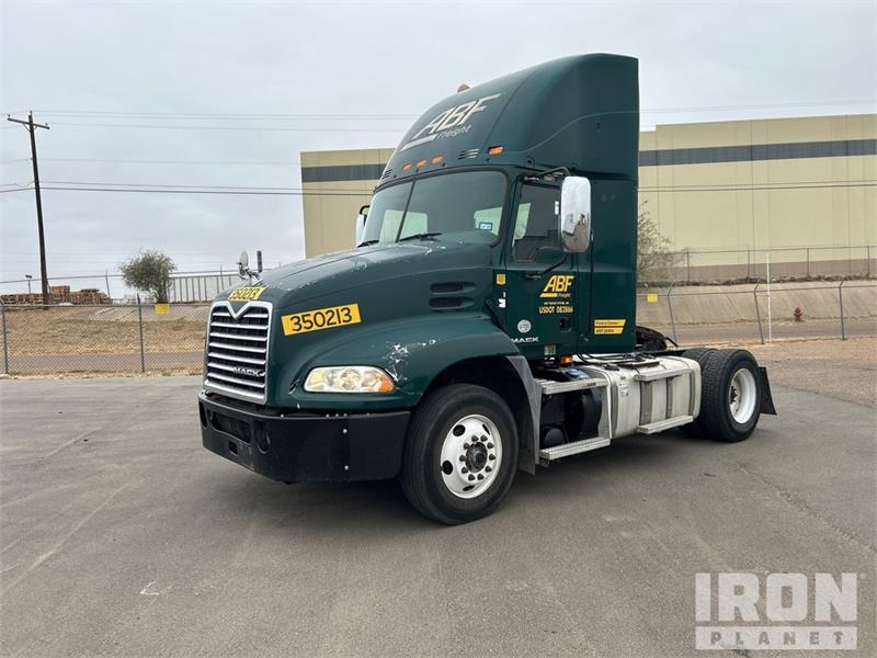 Mack CXU612