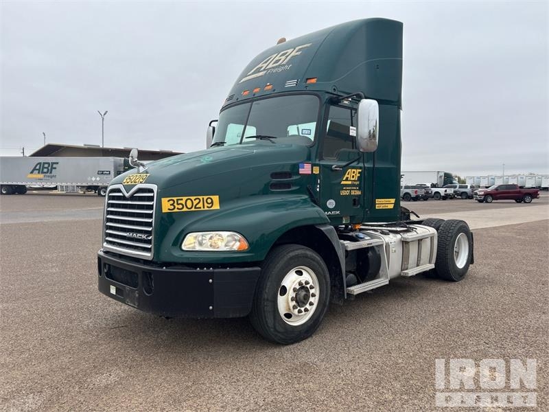 Mack CXU612