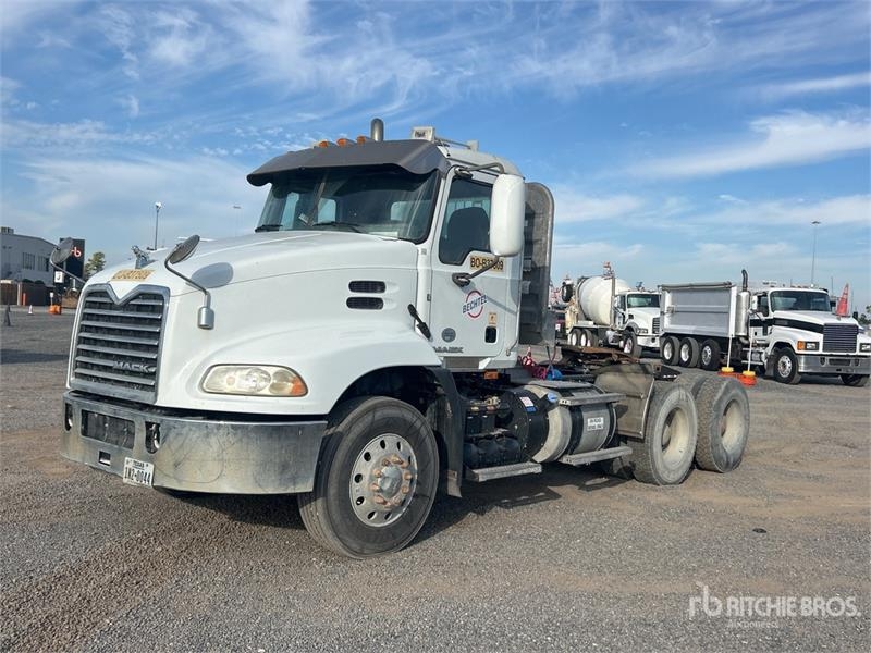 Tracteur routier Mack CXU613 — occasion 2018