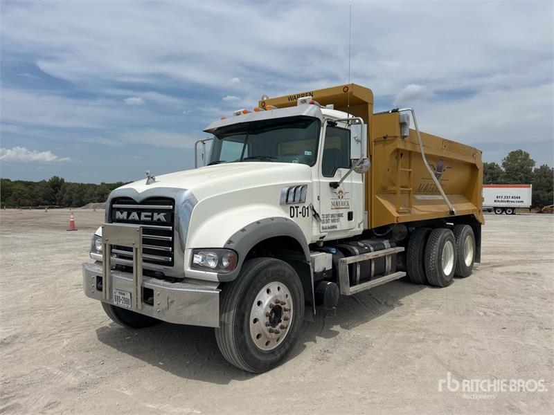 Camion benne Mack GU713 — occasion 2015