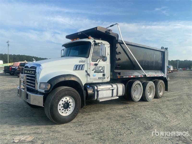 Mack GU713