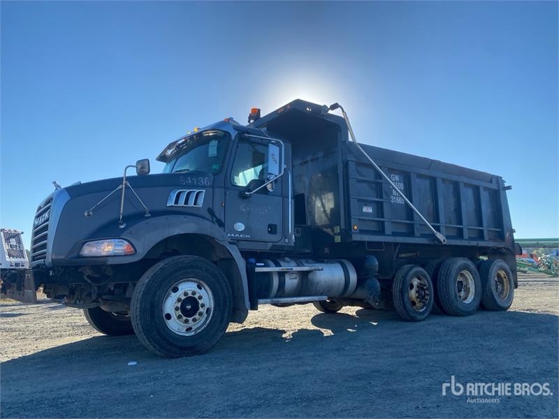 Camion benne Mack GU813 — occasion 2014