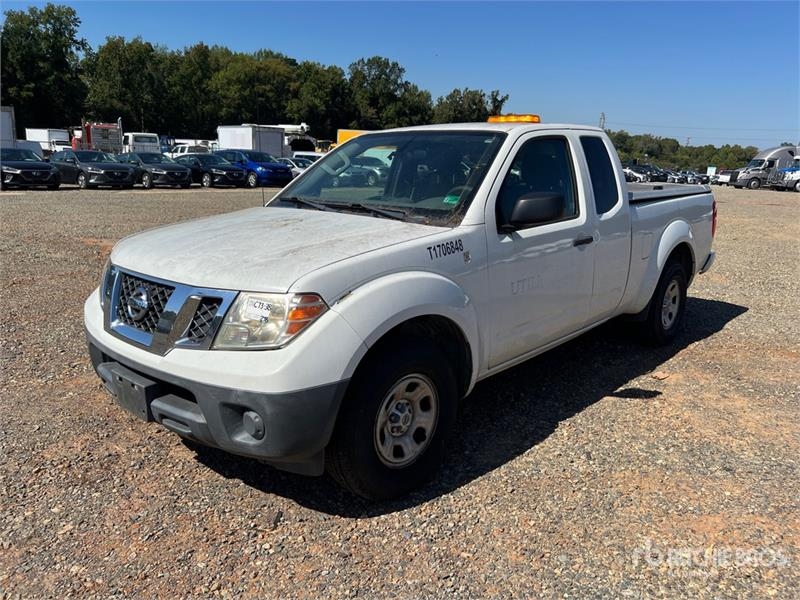 Fourgon utilitaire Nissan Frontier 4x2 Extended Cab Pickup — occasion 2017