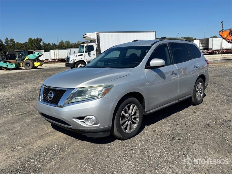 Voiture Nissan Pathfinder 2WD SUV — occasion 2014