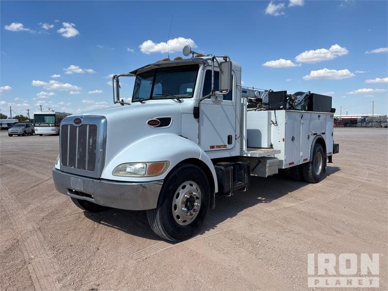 Camion municipal Peterbilt 330 4x2 Service — occasion 2007