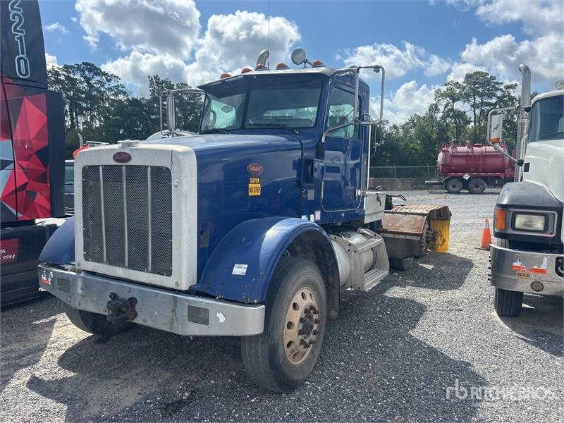 Peterbilt 365
