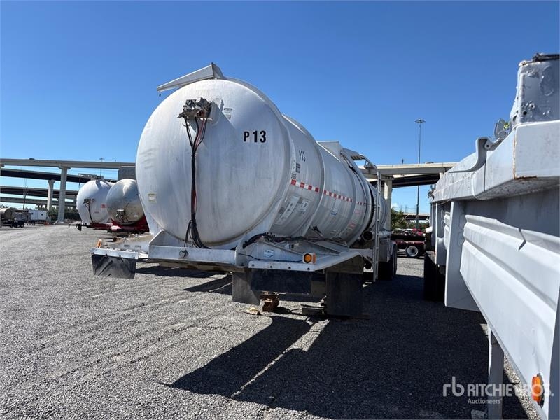 Remorque citerne Polar Tank 8400 gal T/A Tanker — occasion 2011