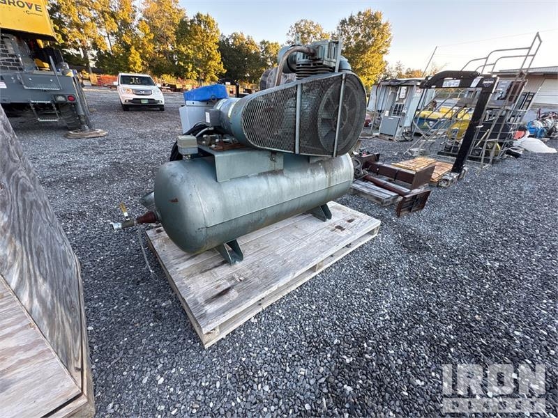 Compresseur Quantity of (1) Skid-Mounted 120 gal Air — occasion