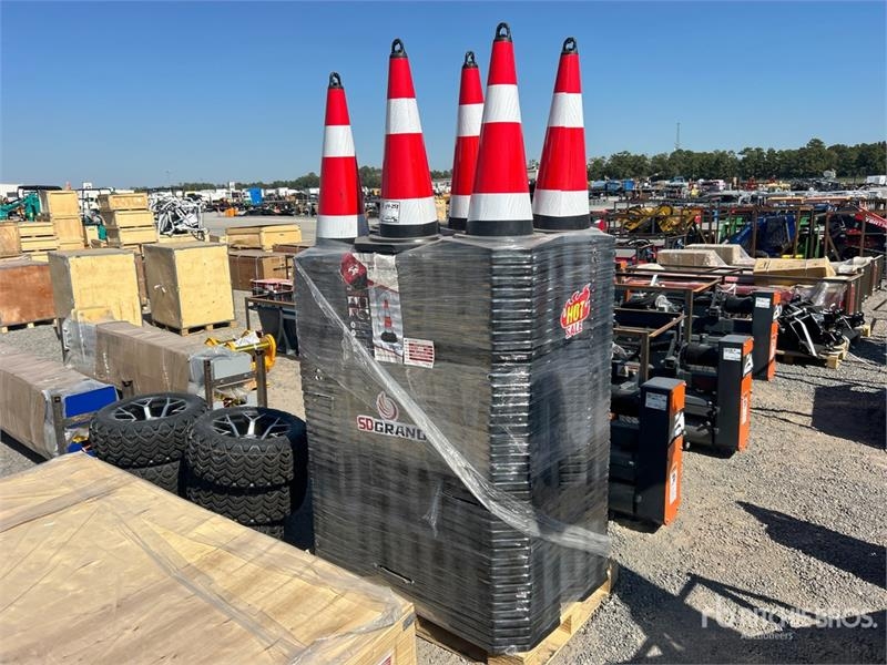 Poseur de canalisation Quantity of (250) SDGRAND SDLTc250 Traffic Cones — occasion 2026