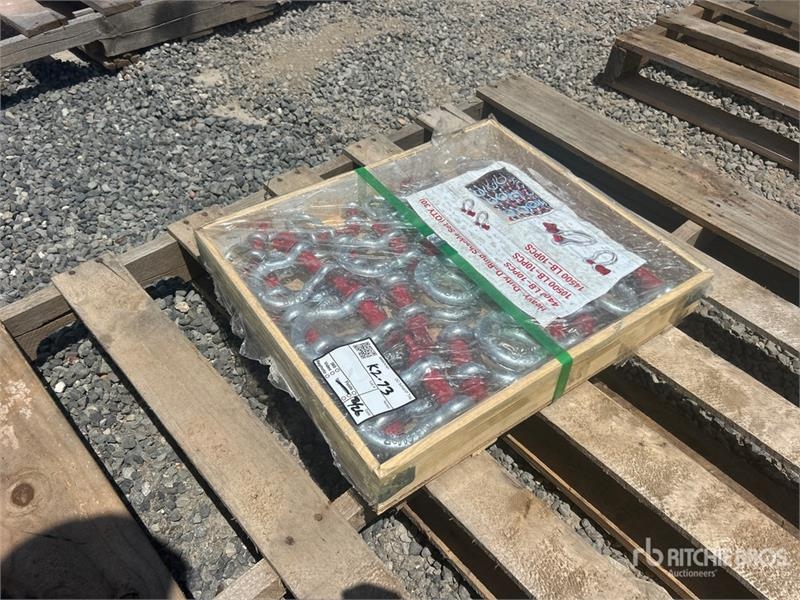Quantity of (30) Heavy-Duty D-Ring Set Shackle (Un