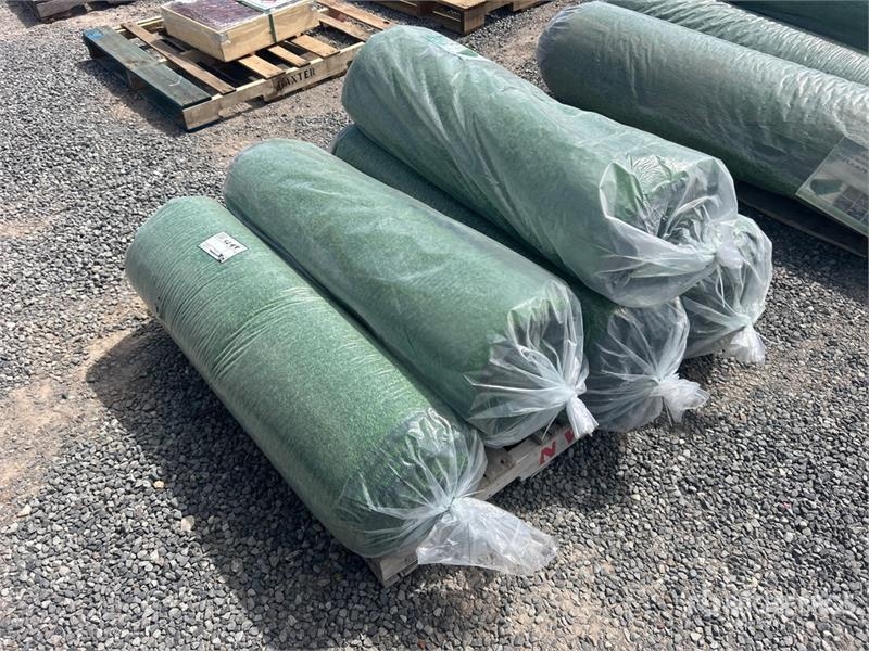 Quantity of (5) Rolls of 3.3 ft x 49.2 ft Artifici