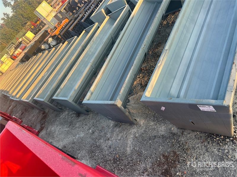 Quantity of (7) Kit Containers CF-90-V2025 Livest