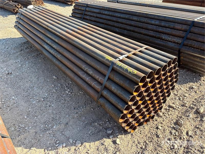 Palan et treuil Quantity of (70) 7 ft 2 3/8 Pipe (Unused) — occasion