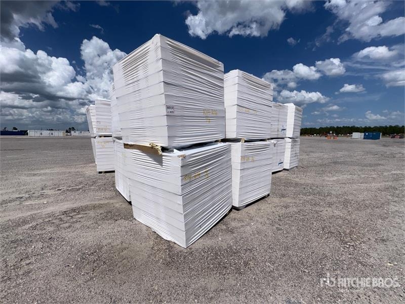 Palan et treuil Quantity of (8) 48 in x 48 in Polyiso Insulation B — occasion