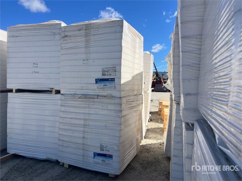 Palan et treuil Quantity of (8) 48in x 48 in Polyiso Insulation — occasion